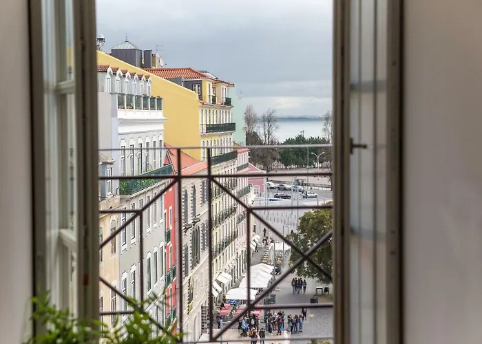 Апартаменты Flh Bacalhoeiros River View Flat